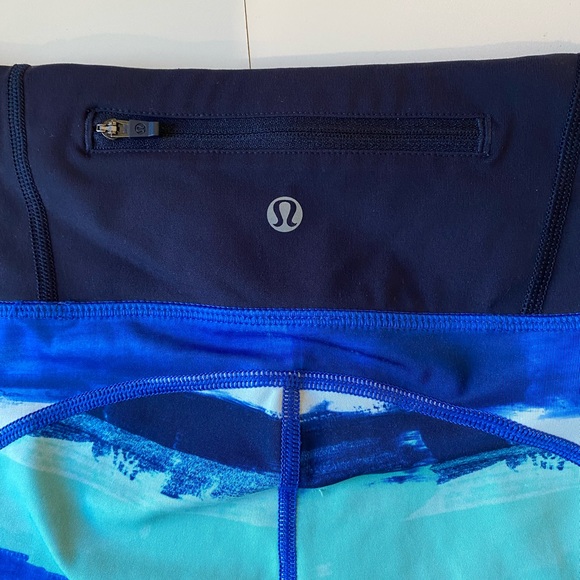 Lululemon Pace Pusher Capri Leggings
Luxtreme Brush Strokes Harbour Blue Menthol - Picture 11 of 12